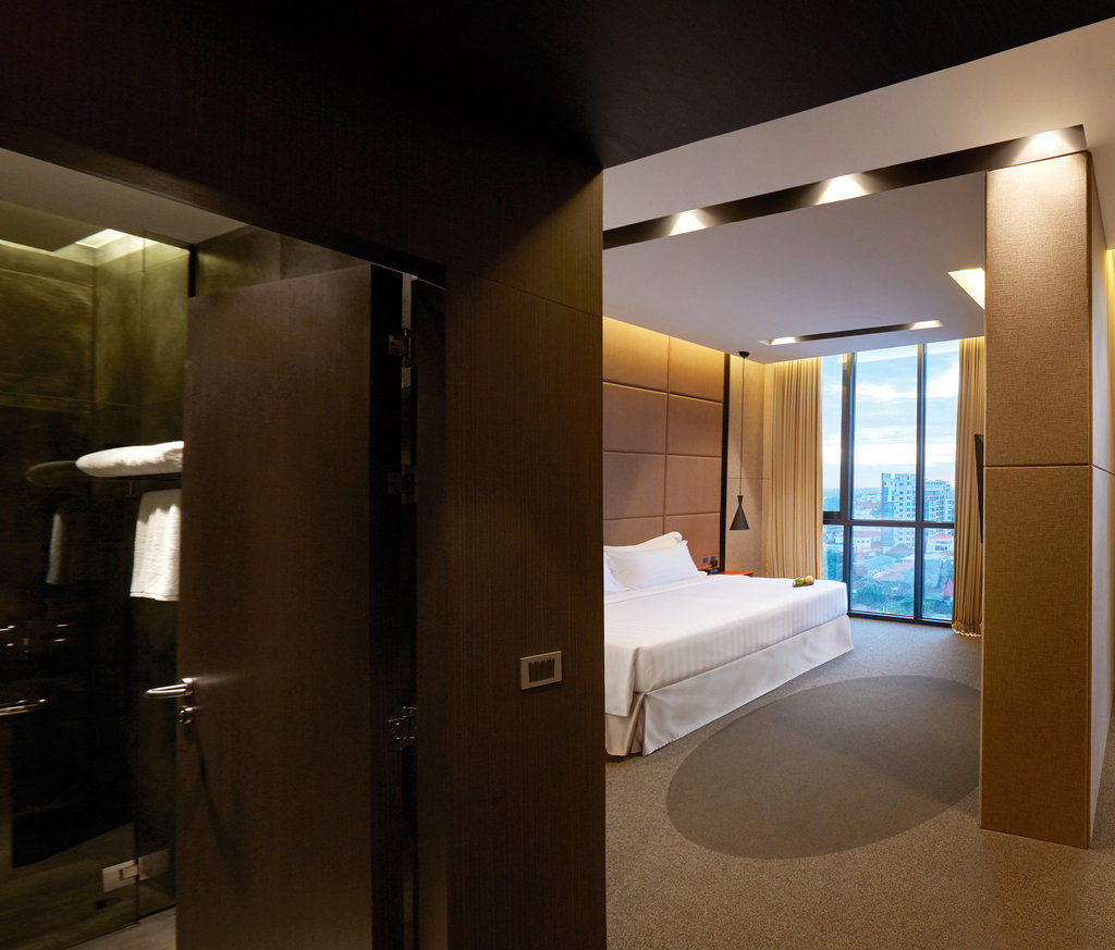 One Eleven Hotel 4*